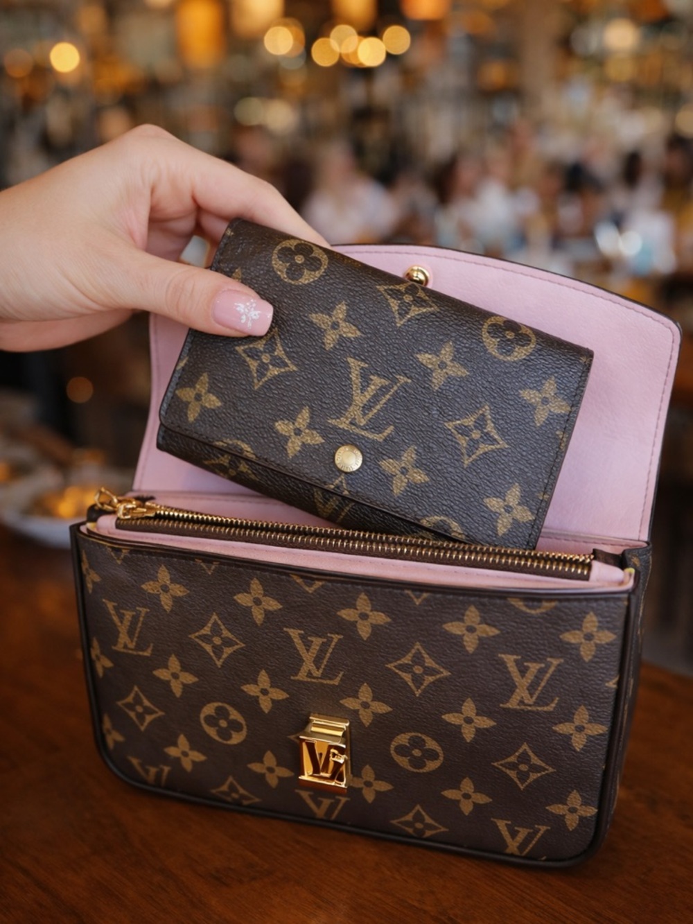 Louis Vuitton Monogram Porte Monnaie Billets Tresor Wallet EUC